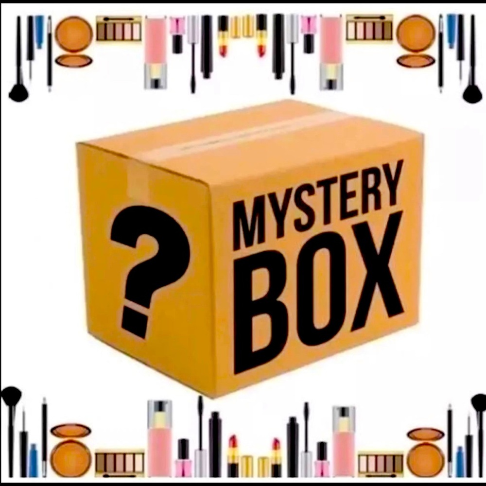 Mystery box of makeup products New worth at least double- Marc jacobs